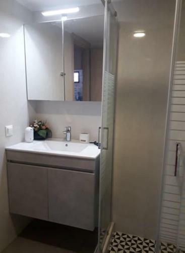 Spacious House 100 Metres From The Beach