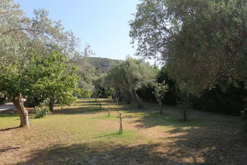 Villa Argo 2 - Beachfront, Big Gardens, Location!