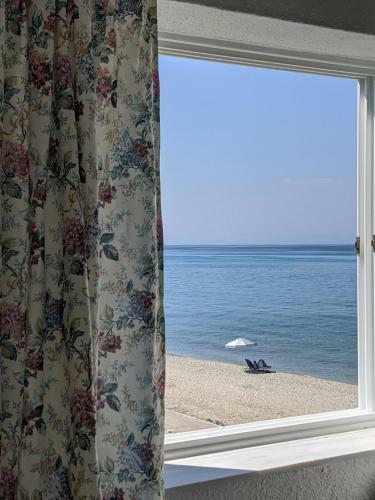 Seafront Apartment Pefkochori