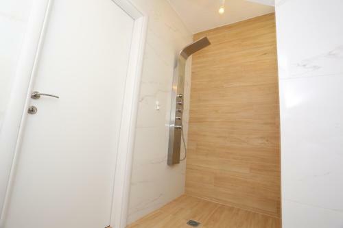 Villa Douglas - Private Pool, Bbq, 4bdrms, View