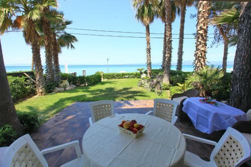 Villa Mare Blu - Beachfront, Panoramic View, Garden