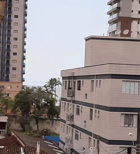 Apartamento Pequeno Com Varanda Praia Grande