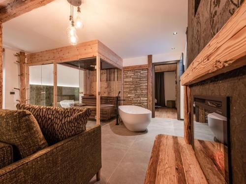 Pleasant Apartment In Magras Di Mal� With Spa