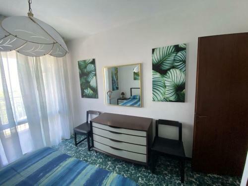 Apartment With Two Terraces Facing The Sea Next To The Beach
