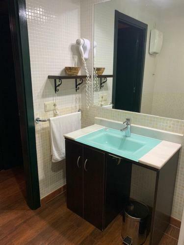 Hostal - Bungalows Camping C�ceres