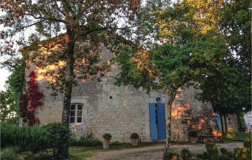 Six-bedroom Holiday Home In Beauville