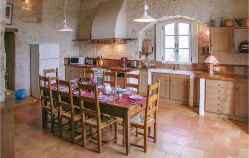 Six-bedroom Holiday Home In Beauville