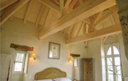 Six-bedroom Holiday Home In Beauville