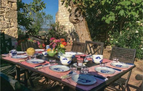 Six-bedroom Holiday Home In Beauville