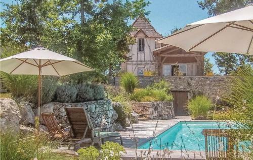 Six-bedroom Holiday Home In Beauville