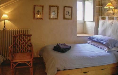 Six-bedroom Holiday Home In Beauville
