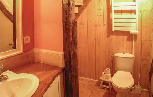 Six-bedroom Holiday Home In Beauville