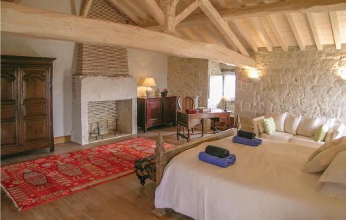 Six-bedroom Holiday Home In Beauville