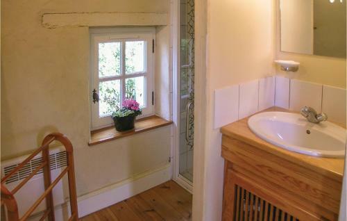 Six-bedroom Holiday Home In Beauville