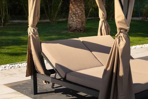 Pietra Bianca Hotel