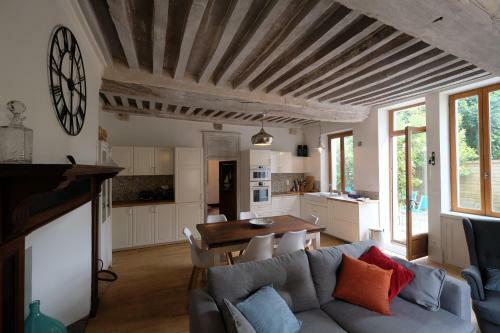 Hostal Hippolyte House