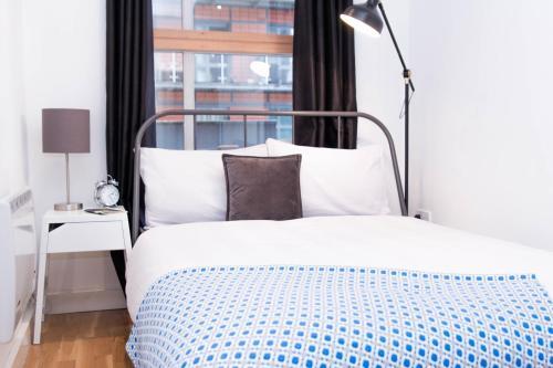 Double Bed + Private Bathroom In Manchester City Centre.