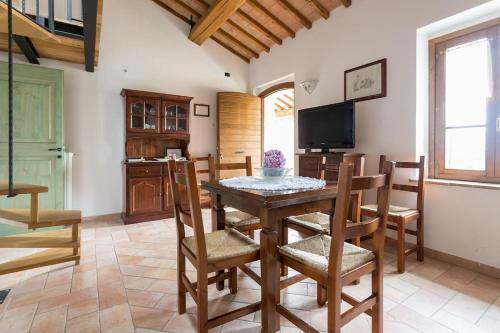 Casa Ridente Nella Valle Del Menotre Con Giardino