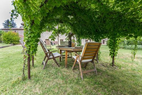 Casa Ridente Nella Valle Del Menotre Con Giardino