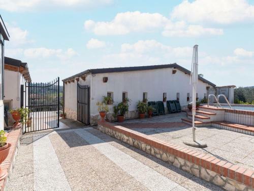 Pleasant Holiday Home In Priverno With Swimming Pool