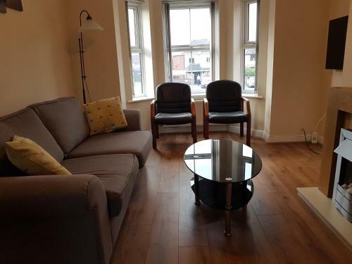 Dudley / Sedgley Entire 2 Bedroom Apartment
