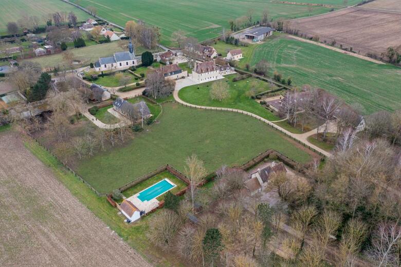 Charmante Chaumi�re Romantique Avec Piscine Chauff�e
