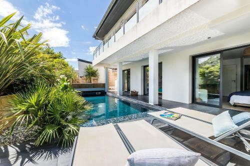 Tropical Keyweek Beautiful Architect Villa With Swimming Pool In Bidart