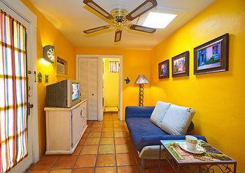 Bed & Breakfast Adobe Rose Inn