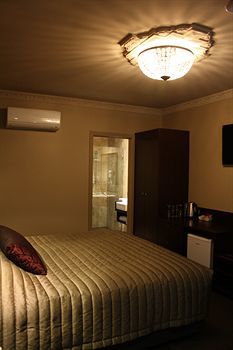Tonsley Hotel