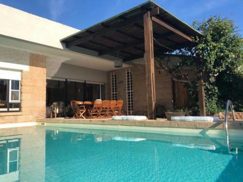 Villa Di Design Con Il Tetto Verde