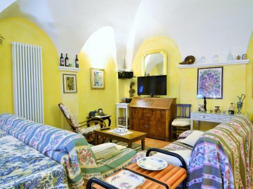 Charming Holiday Home In Niella Tanaro With Garden