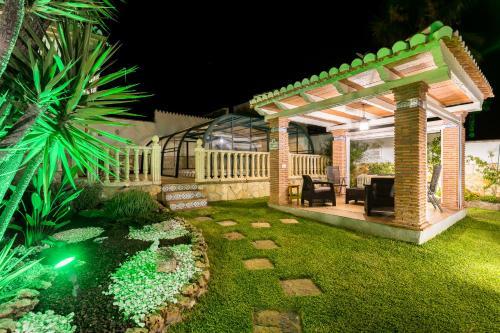 Bed & Breakfast Villa Madnis