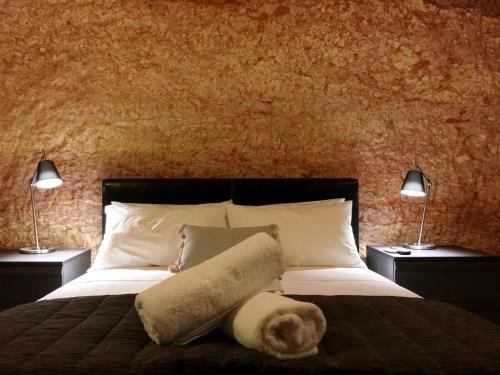 The Lookout Cave Underground Motel