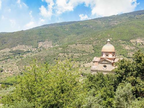 Rustic Farmhouse In Cortona With Private Garden