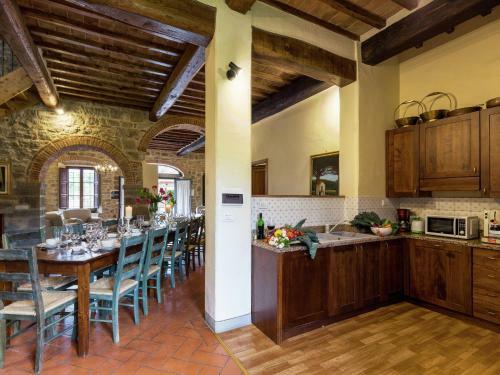 Lovely Villa In Cortona With Swimming Pool