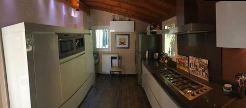 Villa Mit Privaten Schwimmpool Undaussenwhirlpol