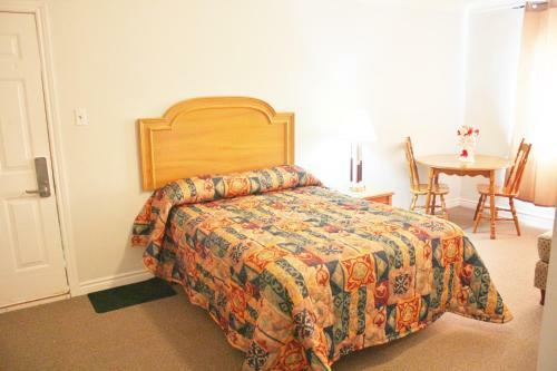 Tulip Motel