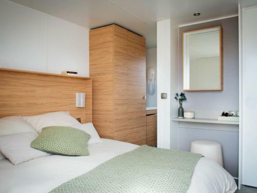 Modern Eco Lodge Located In The Dordogne Wine District