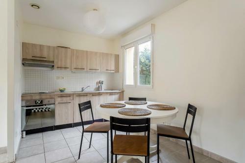 Maison Saint Bonnet de M�re Proche de L'eurexpo