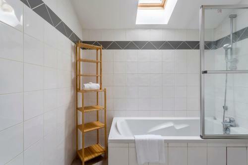Maison Saint Bonnet de M�re Proche de L'eurexpo