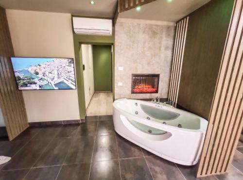 Apartamento Garda Fantasy Green Jacuzzi Sauna Piscina