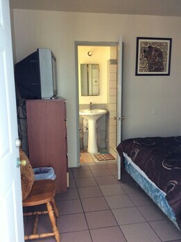 Pavilions Motel