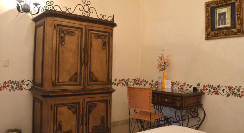 Los Pilares Hotel