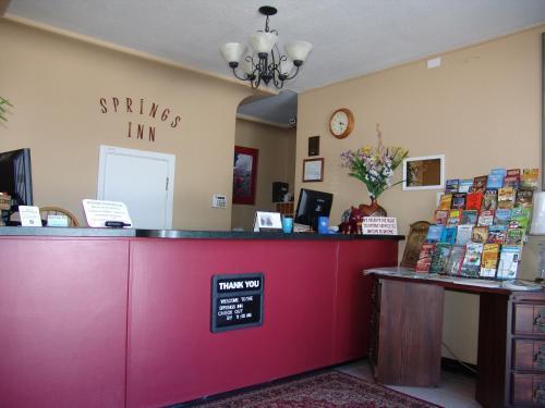 Motel Springs Inn