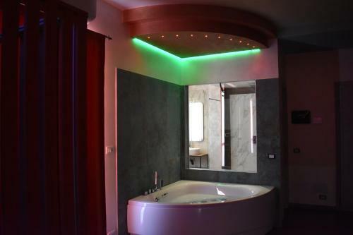 Garda Fantasy Apartment - Jacuzzi