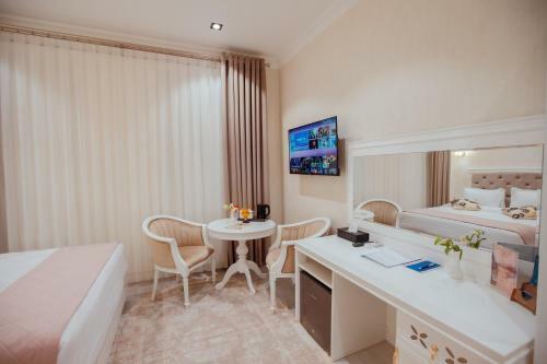 Silk Road Empire Hotel