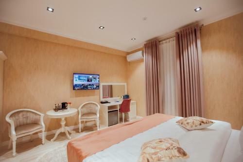 Silk Road Empire Hotel
