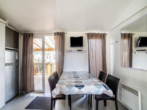 Cosy Holiday Home In Saint-jean-de-monts With Shared Pool
