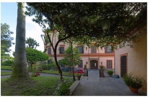 Il Guardiano Di Villa Falco