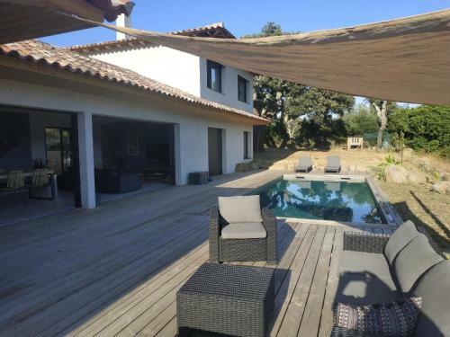 Villa 3 Chambres + Studio 8 Pers Avec Piscine